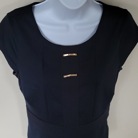 Ann Taylor Navy top with 2 metallic details - Picture 5 of 6